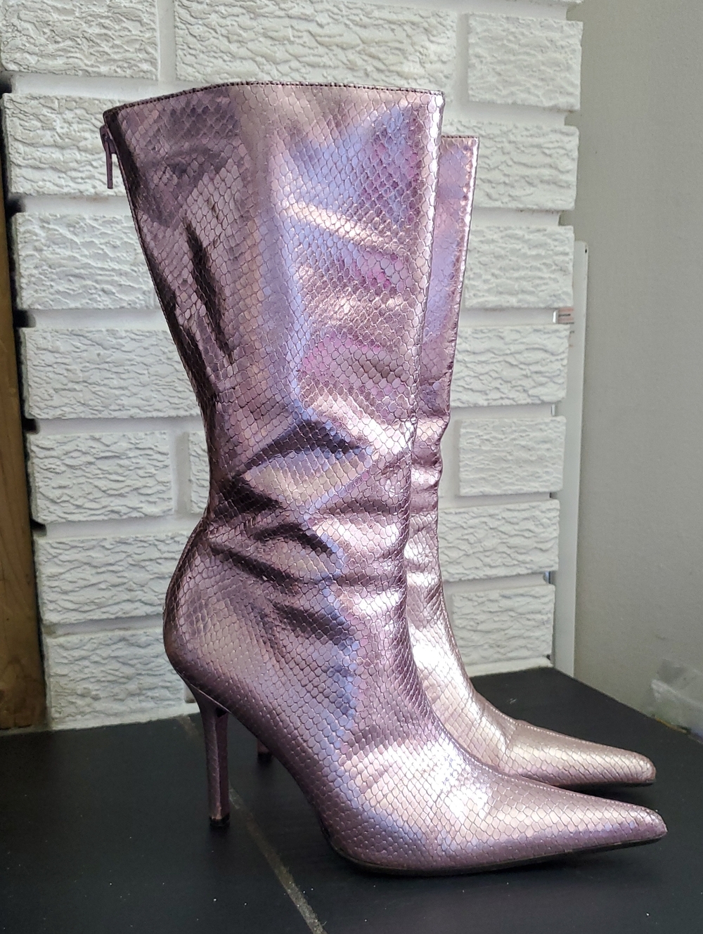Metallic Lilac Sneak Pattern Leather Pointed-Toe Mid-Calf Stiletto Boots Sz 7.5